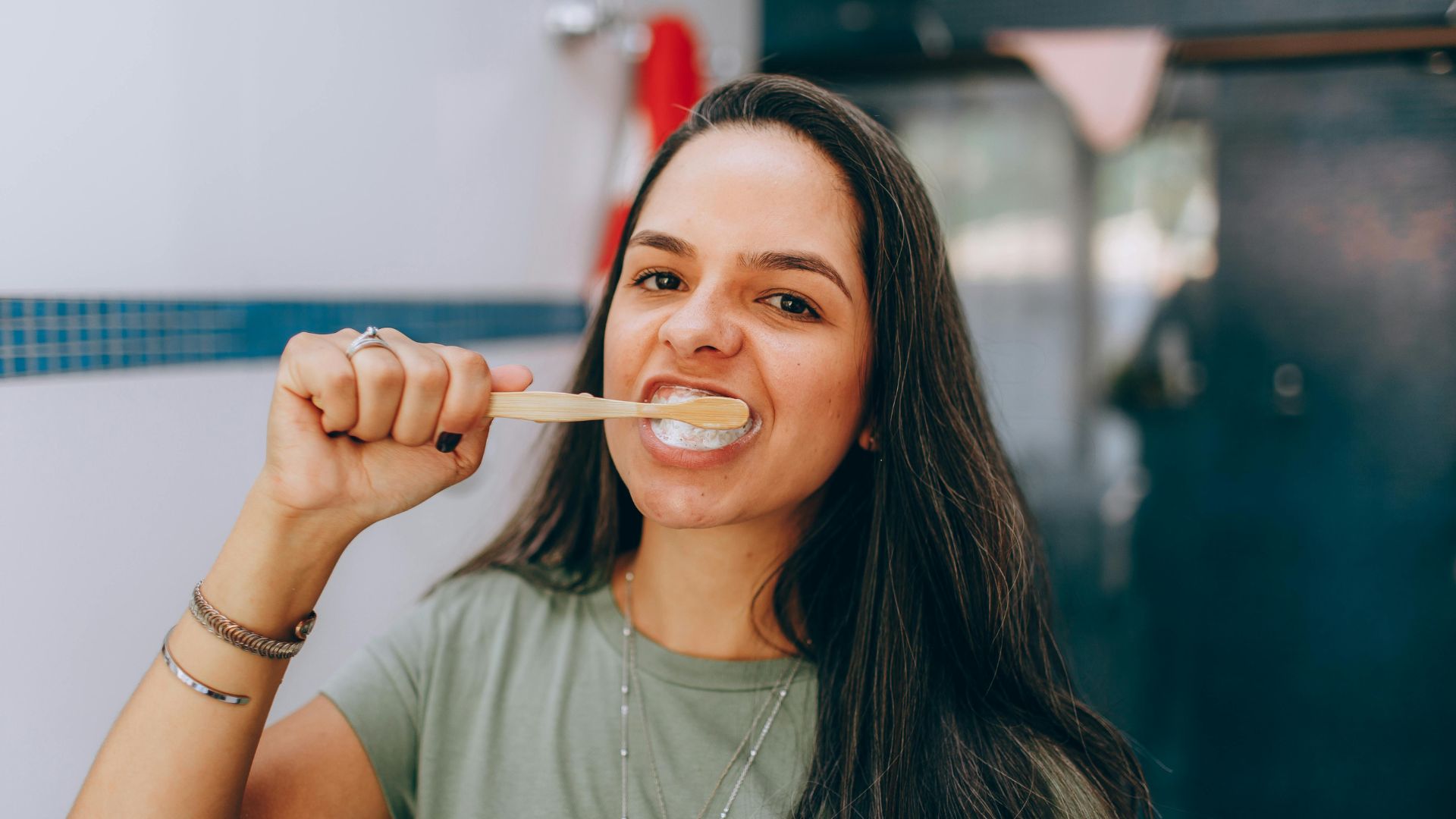 common-dental-hygiene-mistakes-brushing-too-hard