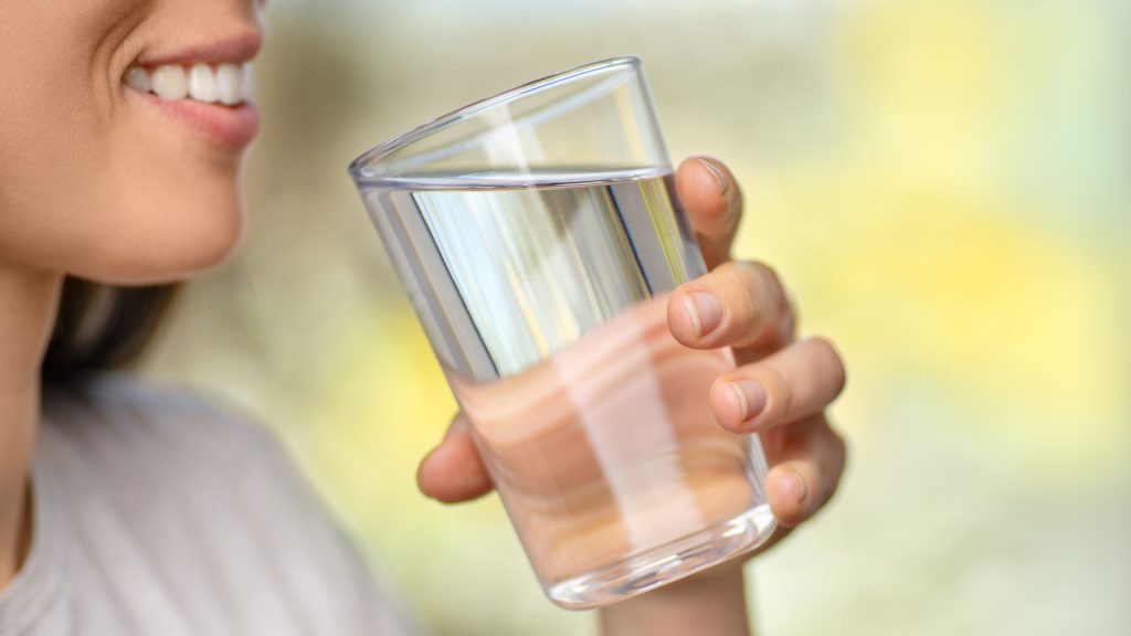 the ideal oral health routine includes drinking lots of water